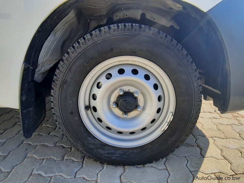 Toyota Hilux 2.0 VVTI A/C in Botswana