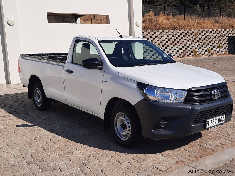 Toyota Hilux 2.0 VVTI A/C in Botswana