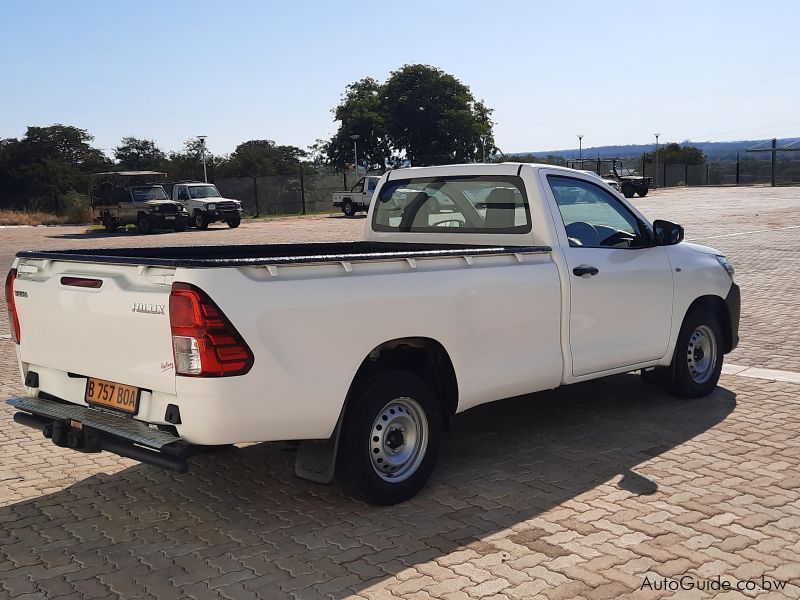 Toyota Hilux 2.0 VVTI A/C in Botswana