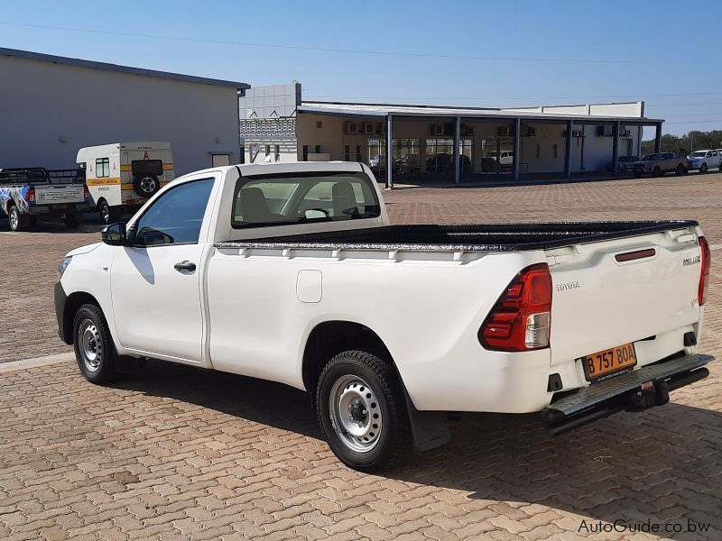 Toyota Hilux 2.0 VVTI A/C in Botswana