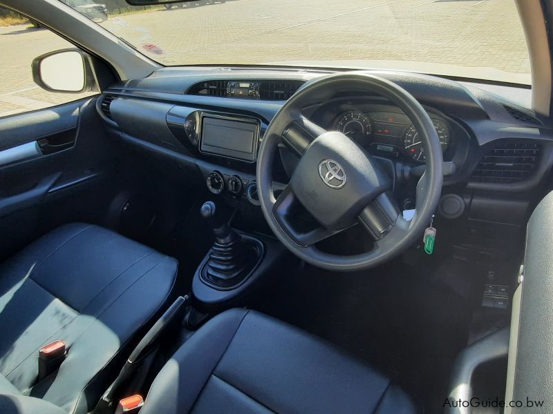 Toyota Hilux 2.0 VVTI A/C in Botswana