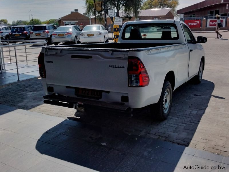 Toyota Hilux 2.0 VVTi in Botswana