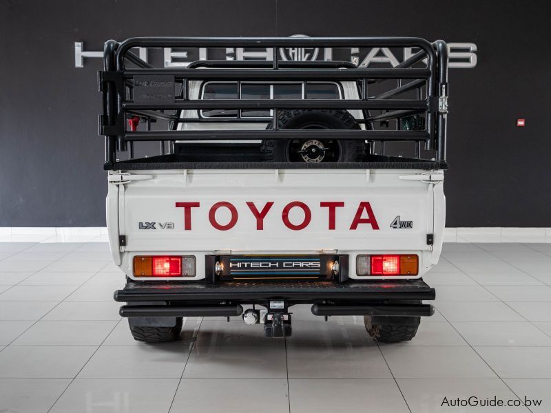 Toyota Land Cruiser 4.5 LX V8 in Botswana
