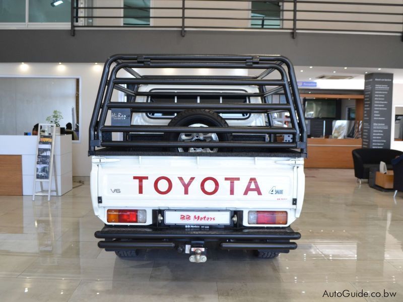 Toyota Land Cruiser V6 in Botswana