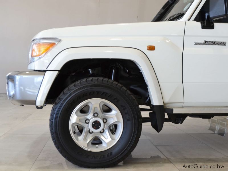 Toyota Land Cruiser V6 in Botswana