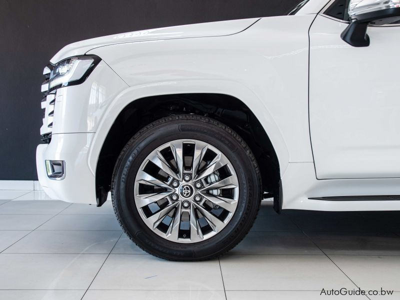 Toyota Land Cruiser ZX 300 Series V6 in Botswana