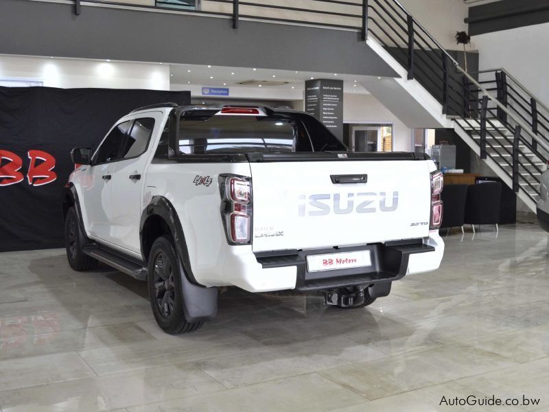 Isuzu D-Max V-Cross TD in Botswana