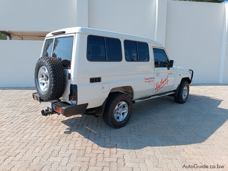 Toyota LAND CRUISER TROOPER SW in Botswana