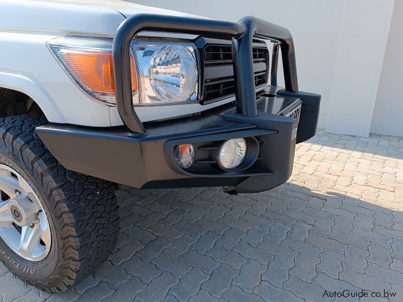 Toyota LAND CRUISER TROOPER SW in Botswana