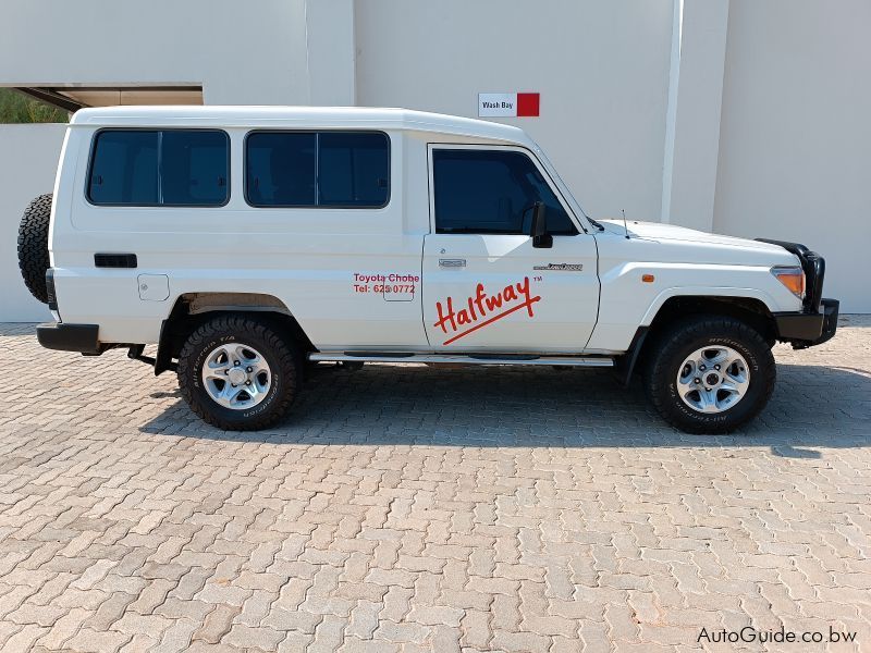 Toyota LAND CRUISER TROOPER SW in Botswana