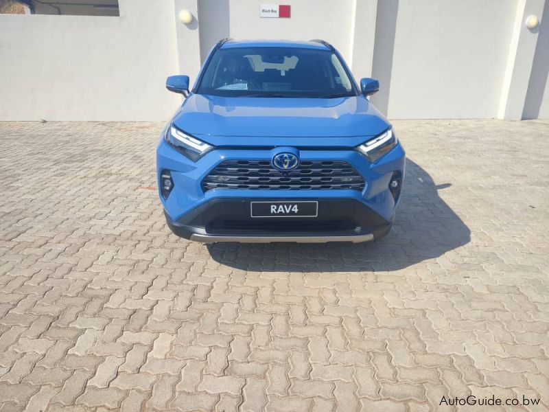 Toyota RAV4 2.5 VX HYBRID in Botswana