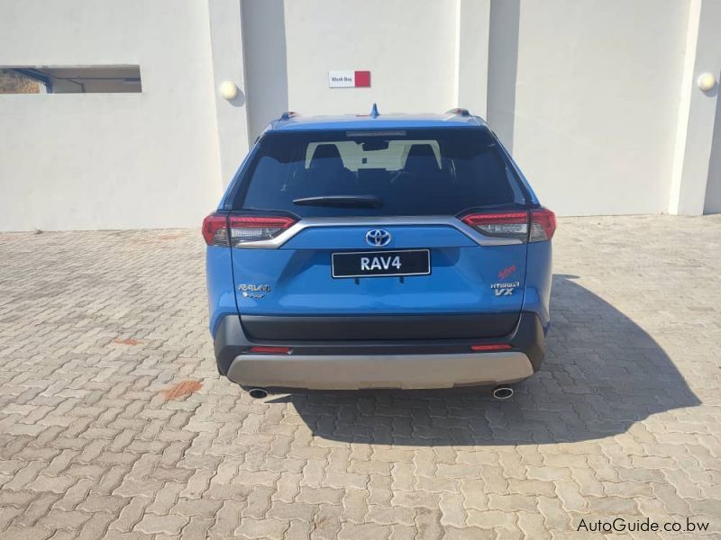 Toyota RAV4 2.5 VX HYBRID in Botswana