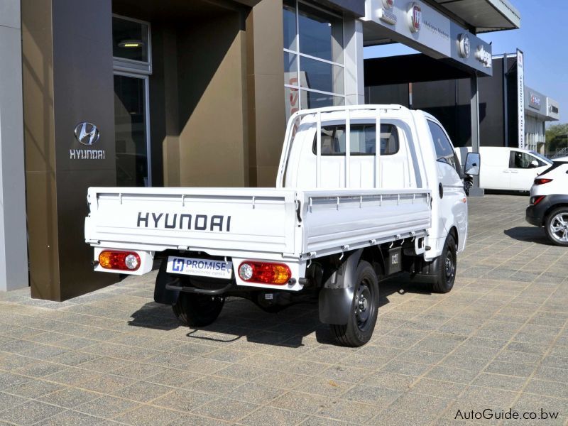Hyundai H100 Bakkie Drop Side in Botswana