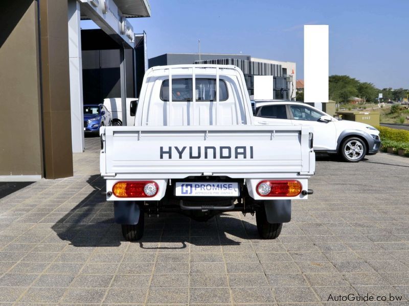 Hyundai H100 Bakkie Drop Side in Botswana