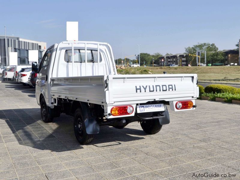 Hyundai H100 Bakkie Drop Side in Botswana