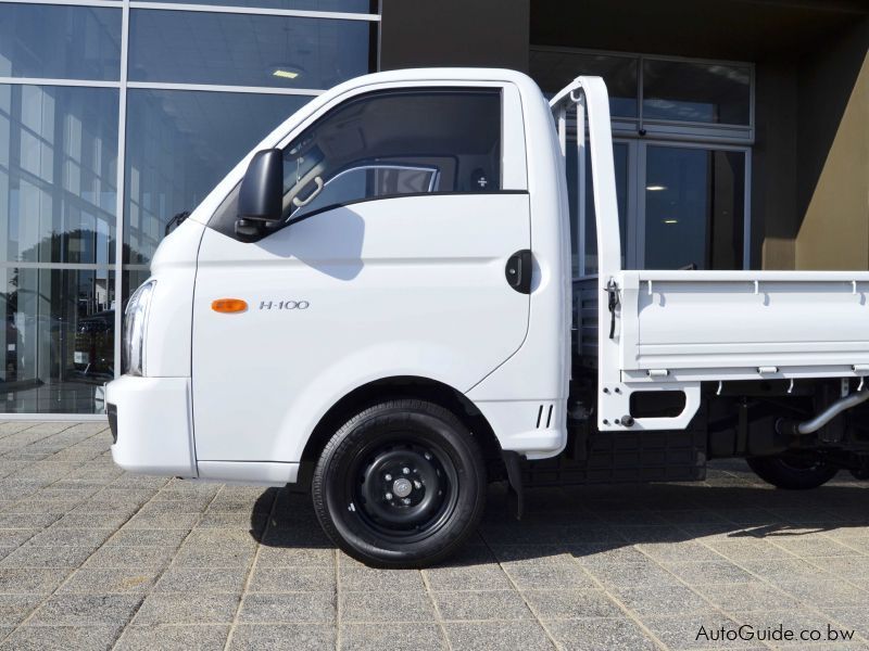 Hyundai H100 Bakkie Drop Side in Botswana