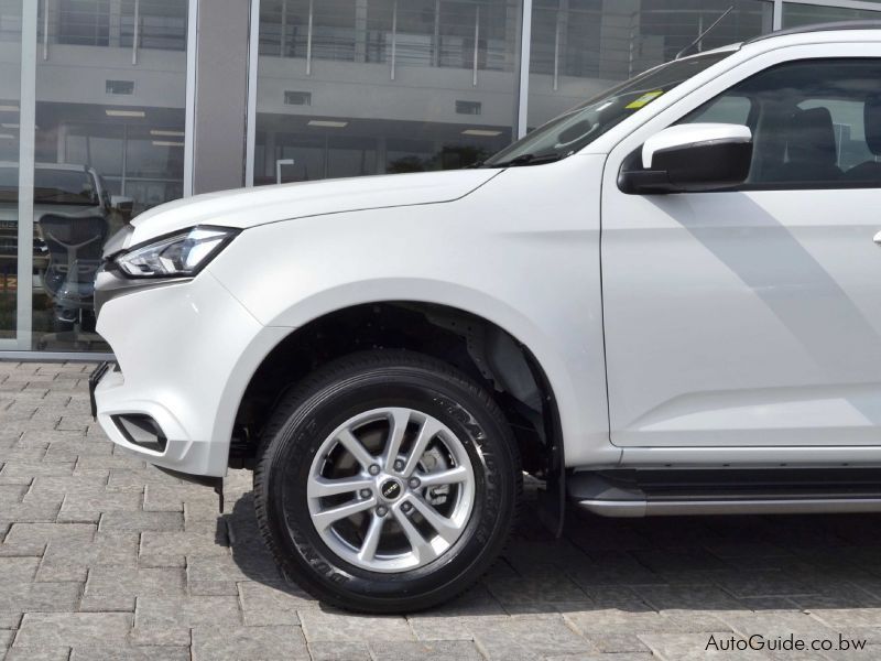 Isuzu MU-X  3.0 TD in Botswana