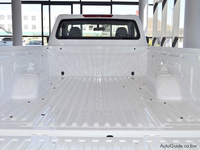 Nissan Navara XE- Manual - 4x4 in Botswana