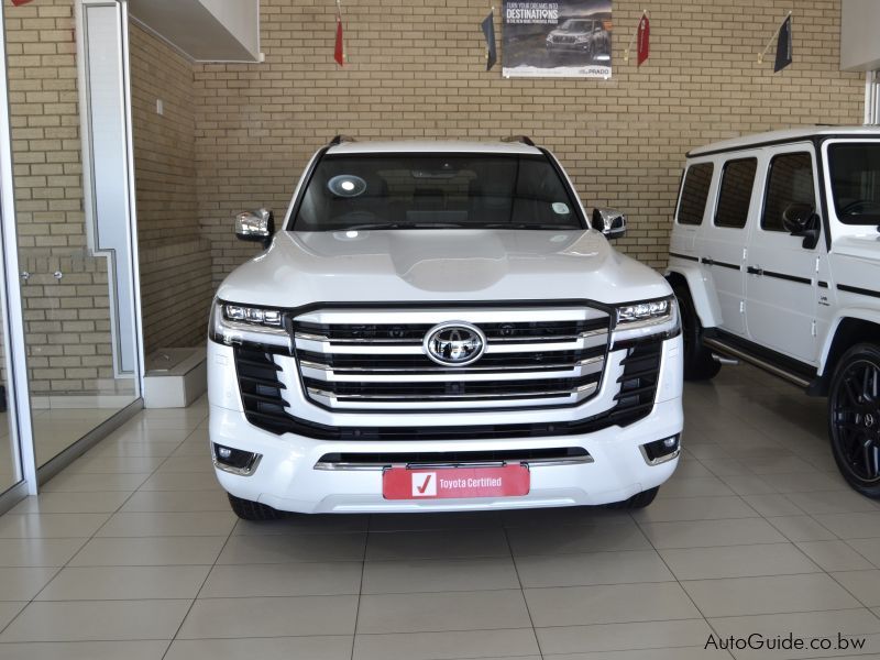 Toyota Land Cruiser 300 Series 3.3TD V6 ZX in Botswana