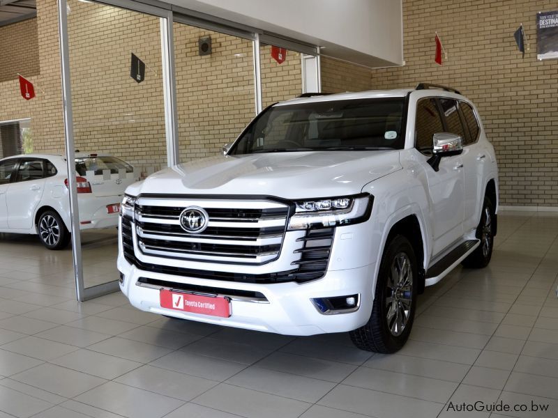 Toyota Land Cruiser 300 Series 3.3TD V6 ZX in Botswana