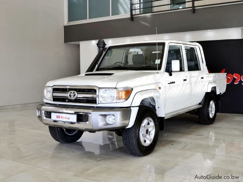 Toyota Land Cruiser LX V8 in Botswana