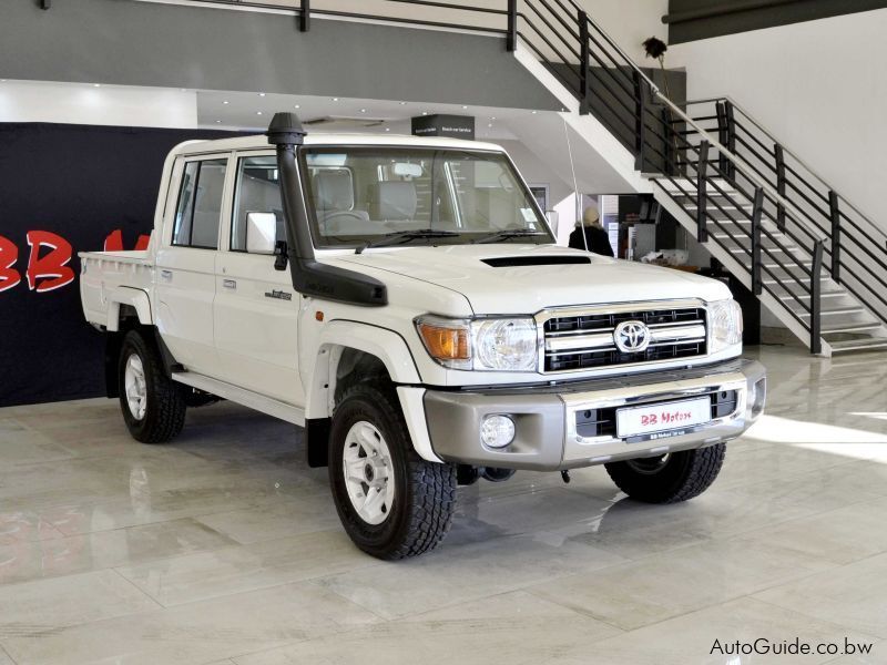 Toyota Land Cruiser LX V8 in Botswana