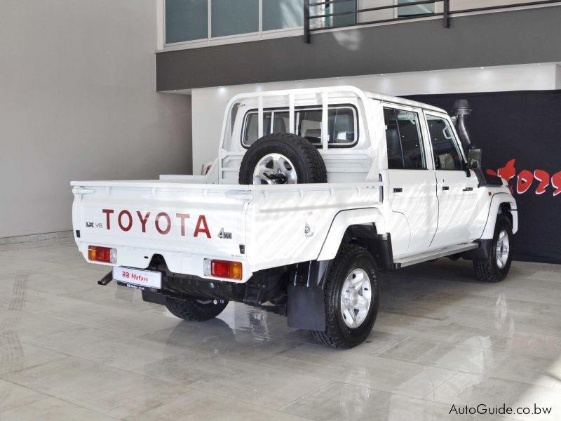 Toyota Land Cruiser LX V8 in Botswana