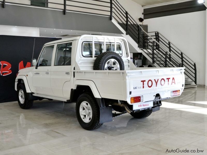 Toyota Land Cruiser LX V8 in Botswana