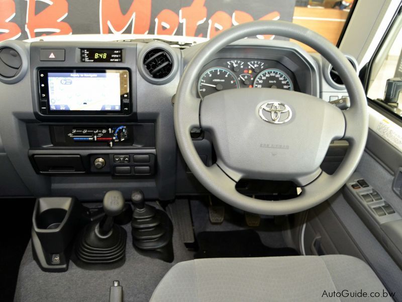 Toyota Land Cruiser LX V8 in Botswana