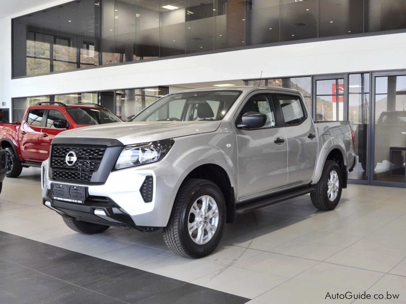 Nissan Navara SE Plus - 4x2 - M/T in Botswana