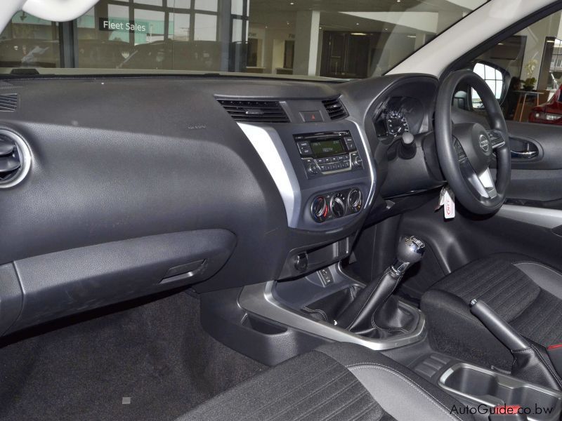Nissan Navara SE Plus - 4x2 - M/T in Botswana