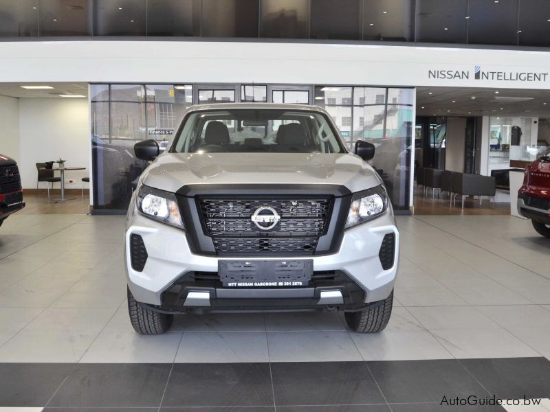 Nissan Navara SE Plus - 4x2 - M/T in Botswana