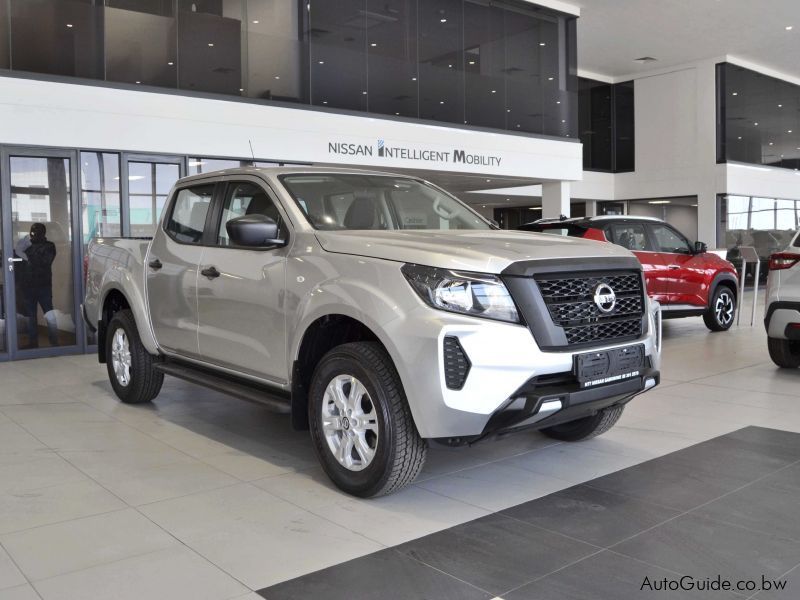 Nissan Navara SE Plus - 4x2 - M/T in Botswana