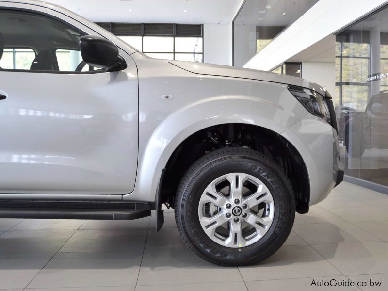 Nissan Navara SE Plus - 4x2 - M/T in Botswana