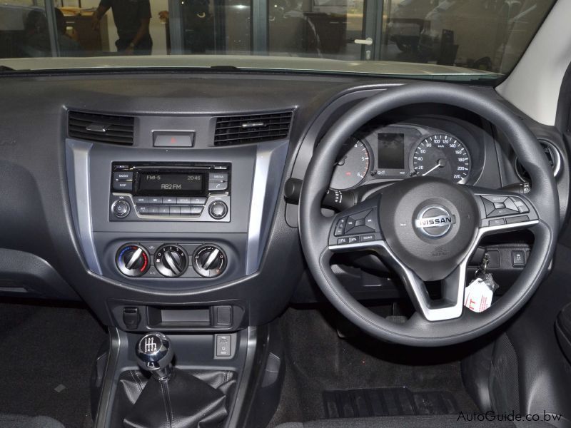 Nissan Navara SE Plus - 4x2 - M/T in Botswana