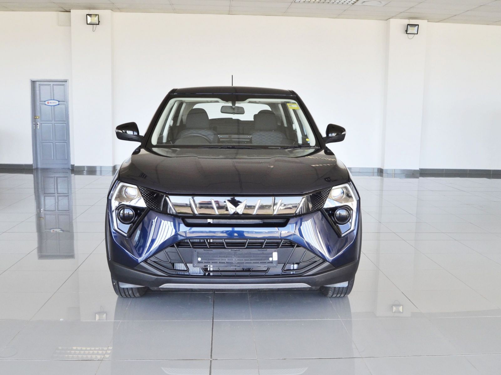 Brand New Mahindra XUV 3XO MX3 Botswana Automatic New Mahindra XUV 
