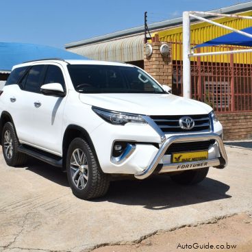 Pre-owned Toyota Fortuner V6 for sale in 