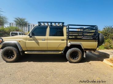 Pre-owned Toyota Land Cruiser LX V8 for sale in 