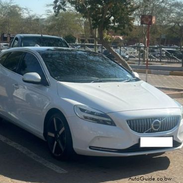Pre-owned Volvo V40 T4 Inscription for sale in 