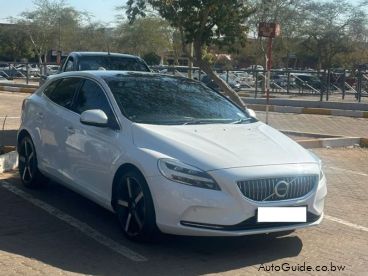 Pre-owned Volvo V40 T4 Inscription for sale in 
