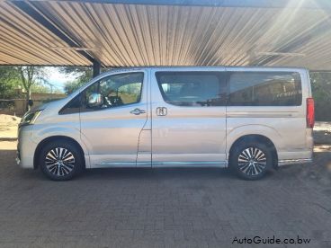 Pre-owned Toyota Quantum VX PREMIUM for sale in 