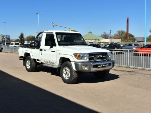 Toyota Land Cruiser V6 in Botswana