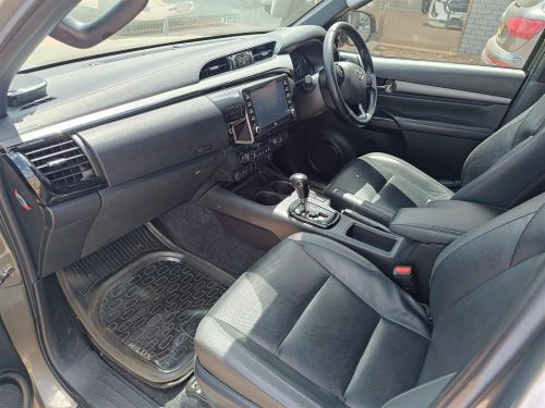 Toyota Hilux Legend RS 2.8GD-6 A/T in Botswana