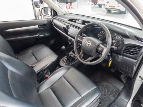 Toyota Hilux 2.0L S/Cab Pick-Up in Botswana