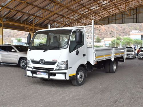 Hino 300 - 814 in Botswana