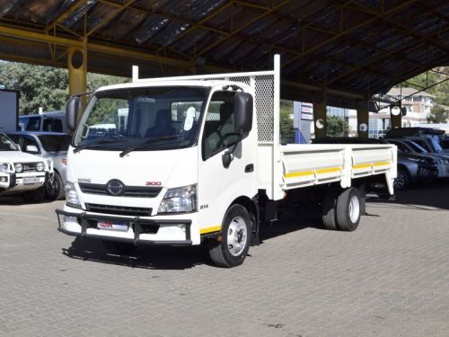 Hino 300 - 814 Drop Side in Botswana
