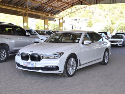BMW 750i in Botswana