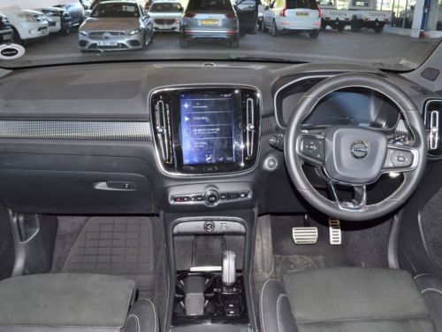 Volvo XC40 D4 in Botswana