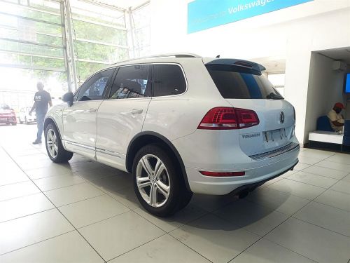 Volkswagen Touareg R-Line V8 TDi in Botswana