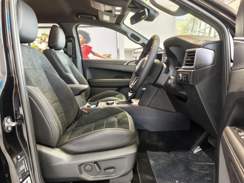 Volkswagen Amarok Dark Label 2.0TDi 4x4 A/T in Botswana